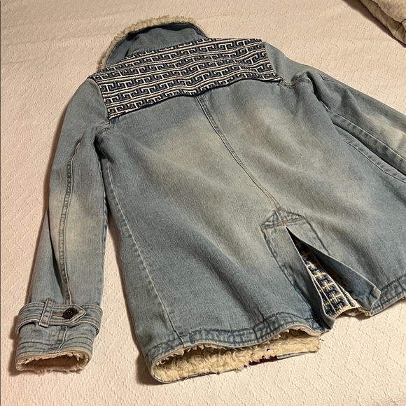 Free People - VINTAGE - Women's Denim Jacket with Faux Shearling Lining - Picture 13 of 14